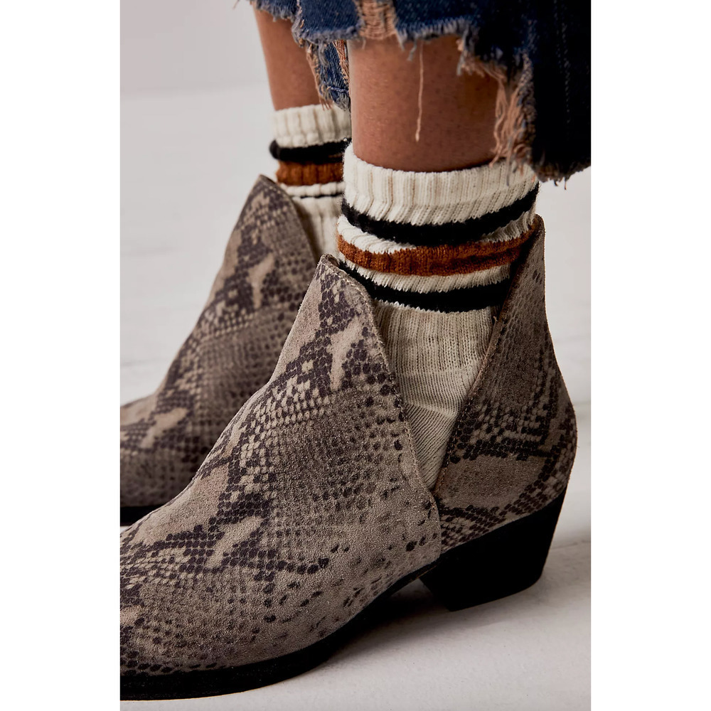 Free People Animal Charm Double V Ankle Boots size 39.5 - Picture 3 of 13